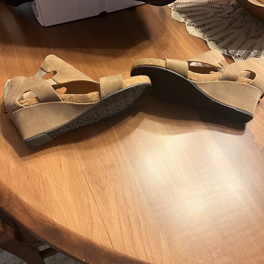 Adrienne Vittadini suede sandal